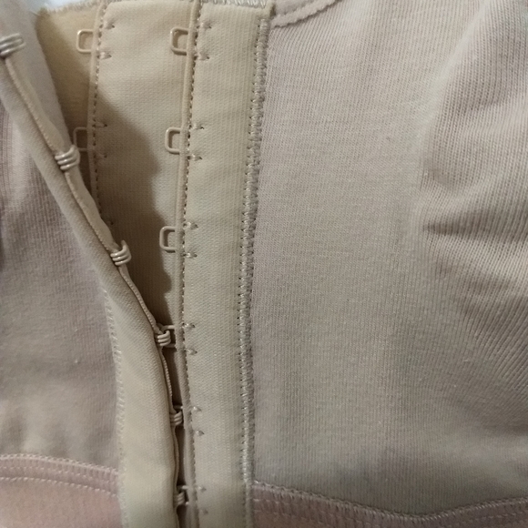 Post Surgery Bra/ Gluteus enhancement Shorts - Picture 5 of 9